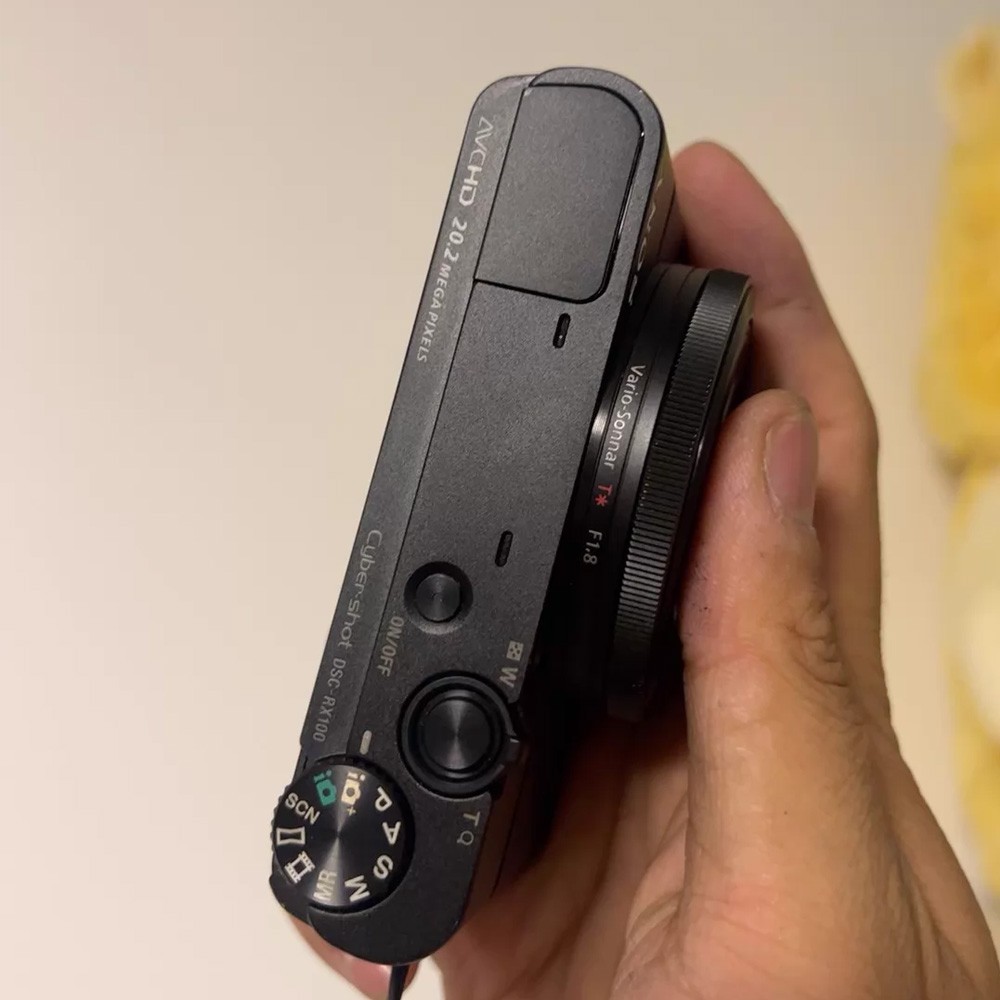 Sony RX100 Compact Digital Camera 20.2 MP 3.6x Optical Zoom Date/Time Stamp