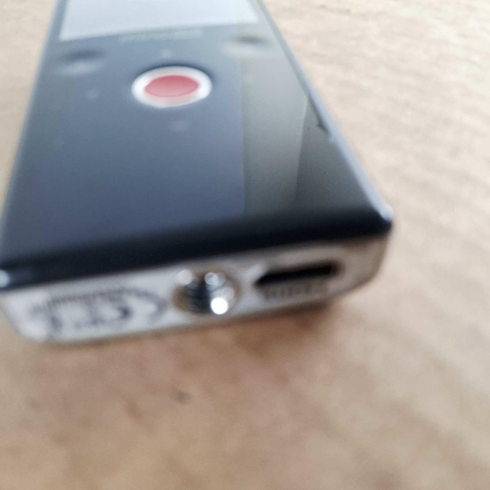Flip Mino HD F460 4GB High Definition Digital Video Camera