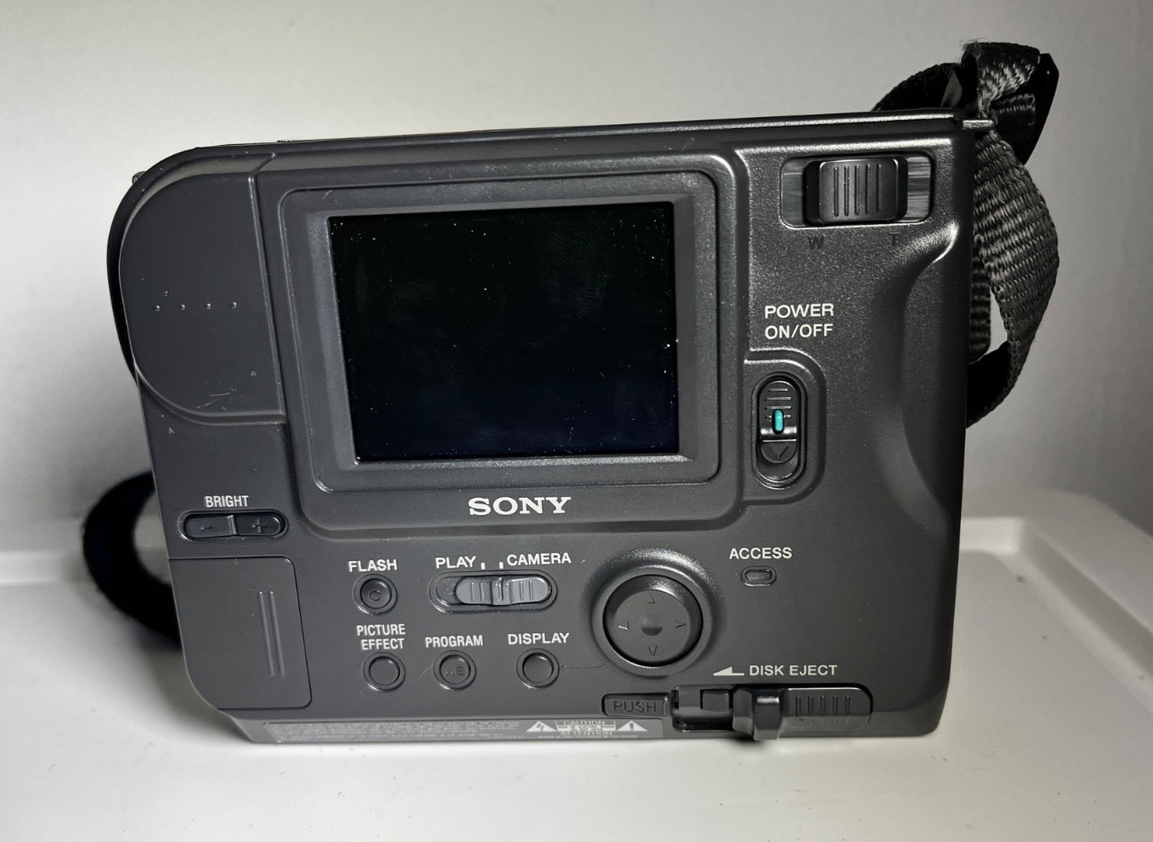 Sony MVC-FD73 Mavica Floppy Disk Digital Camera 10x Optical Zoom