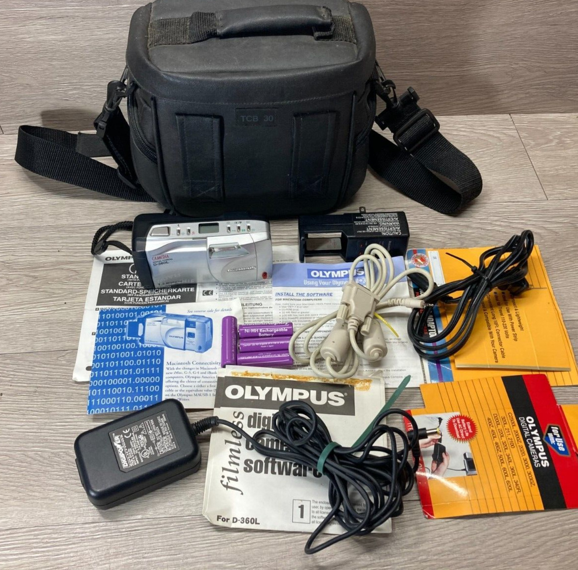 Olympus Camedia D-360L 1.3 Megapixel Digital Camera WITH ACCESORIES