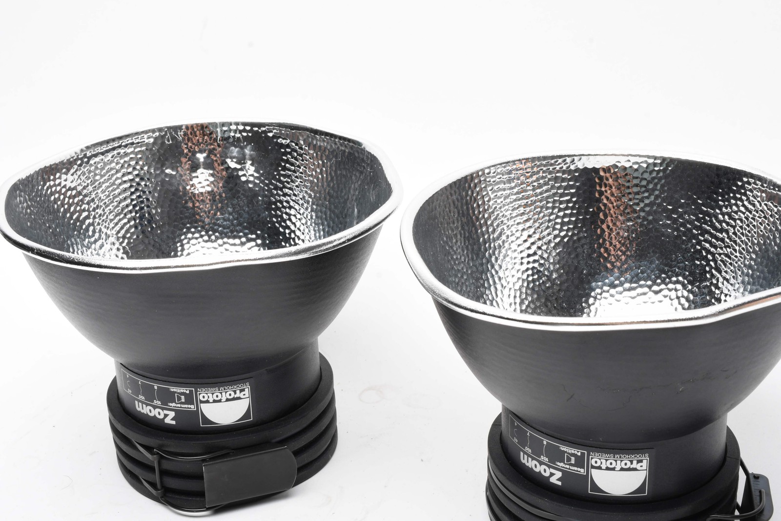 Profoto Acute 2R 1200W Flash Lighting Kit w/2 Acute D4 Heads, Case, Nice!
