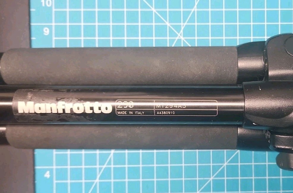 Manfrotto 290 Light Aluminum Tripod