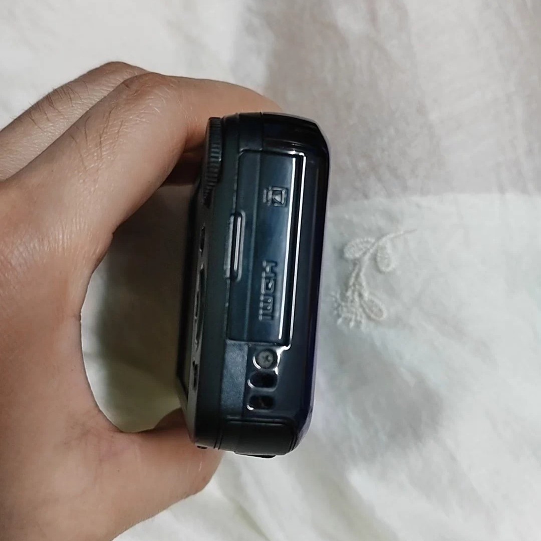 Samsung PL170 Digital Camera 16.1 MP 5x Optical Zoom Built-in Flash CCD Sensor
