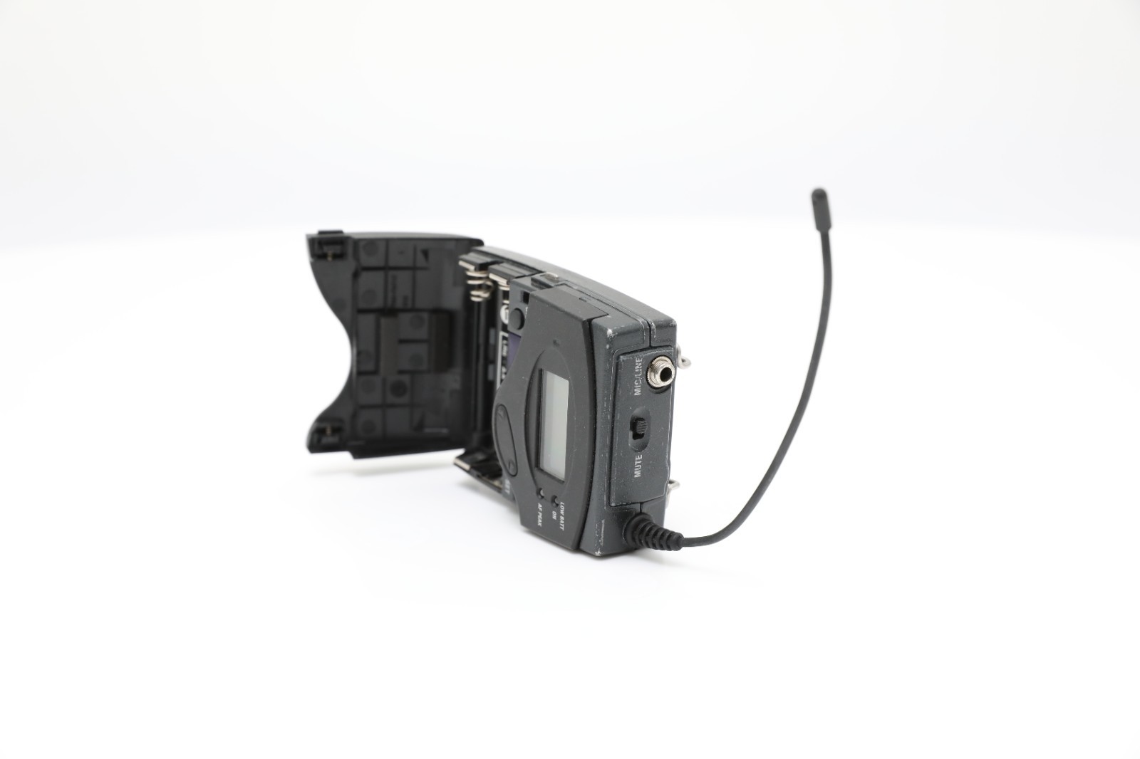 Sennheiser SK 100 G4 Wireless Bodypack Transmitter (Freq A)-Fair Condition; Mute