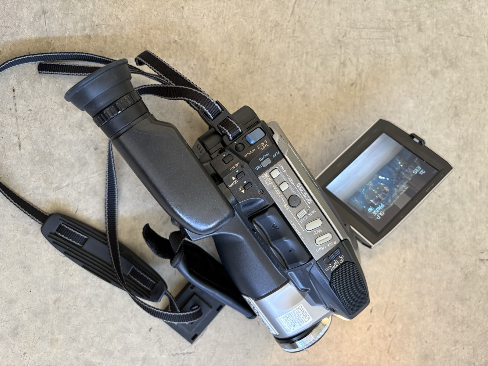 Panasonic PV-L759 PalmSight VHS-C Camcorder 26x Optical 300x Digital Zoom