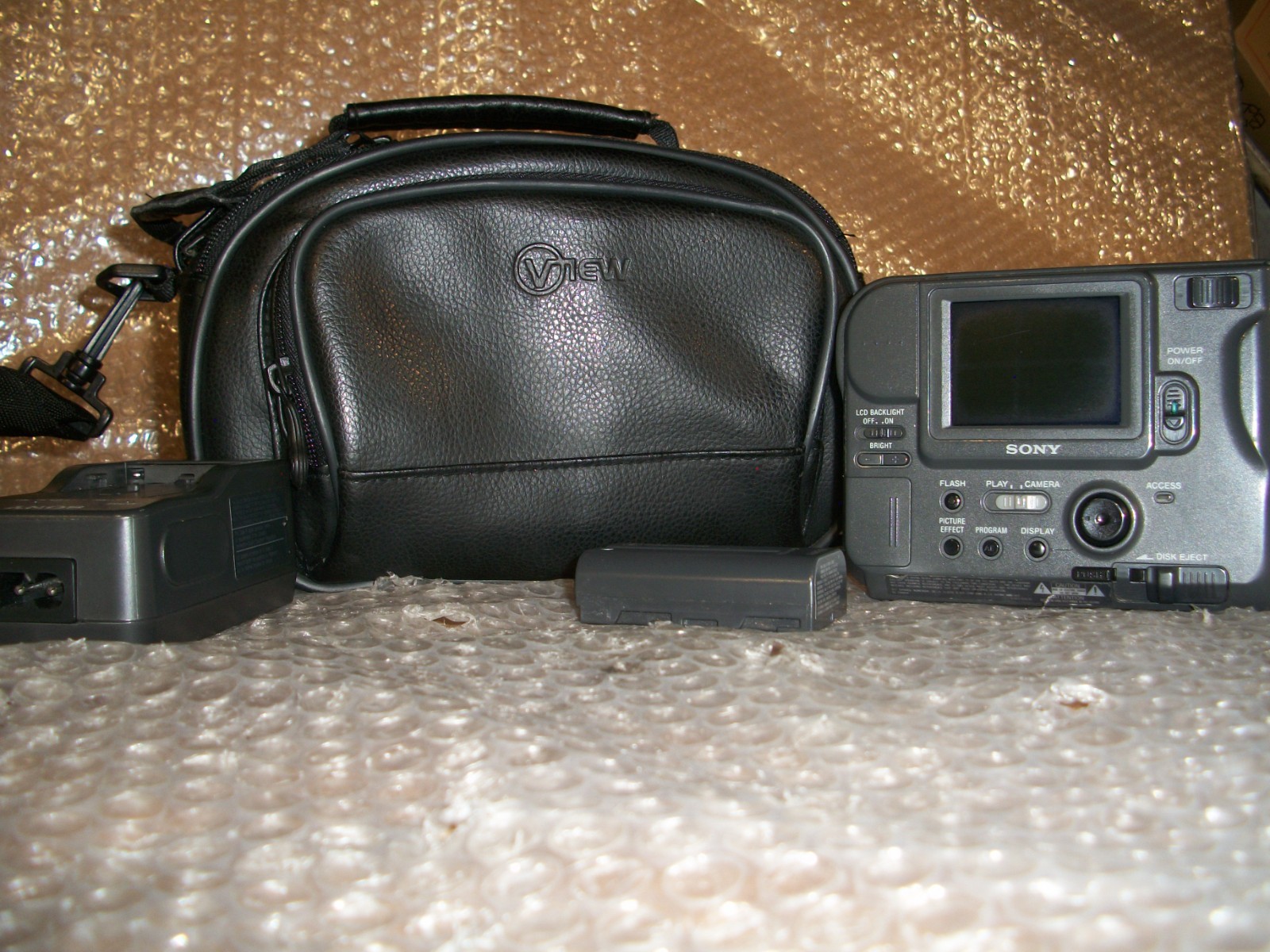Sony MVC FD71 Digital Camera Mavica 10x Zoom with Bag