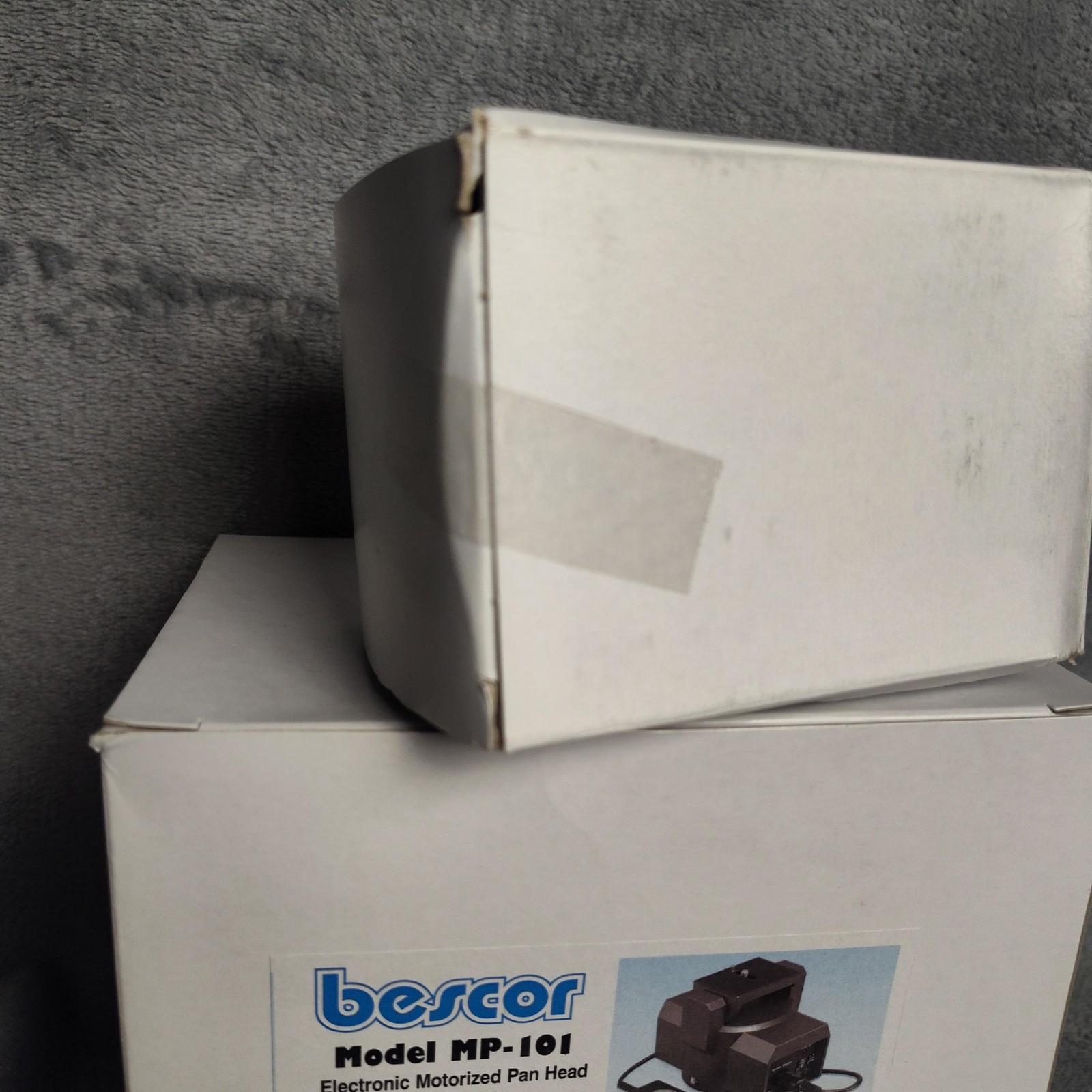 Bescor MP-101 Motorized Pan Tilt Head Camera PS-260 Power Supply Black