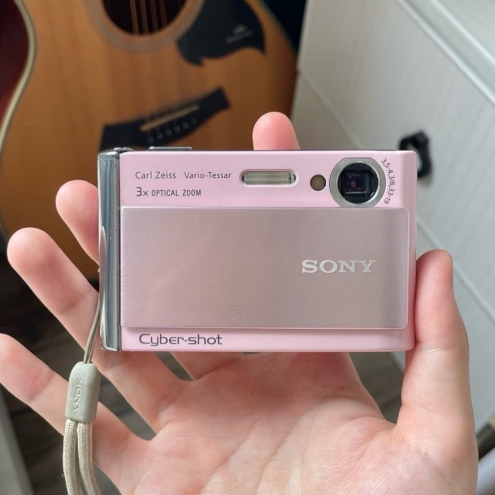 Sony Cyber Shot DSC-T70 8.1MP 3x Optical Zoom CCD Digital Camera – Pink