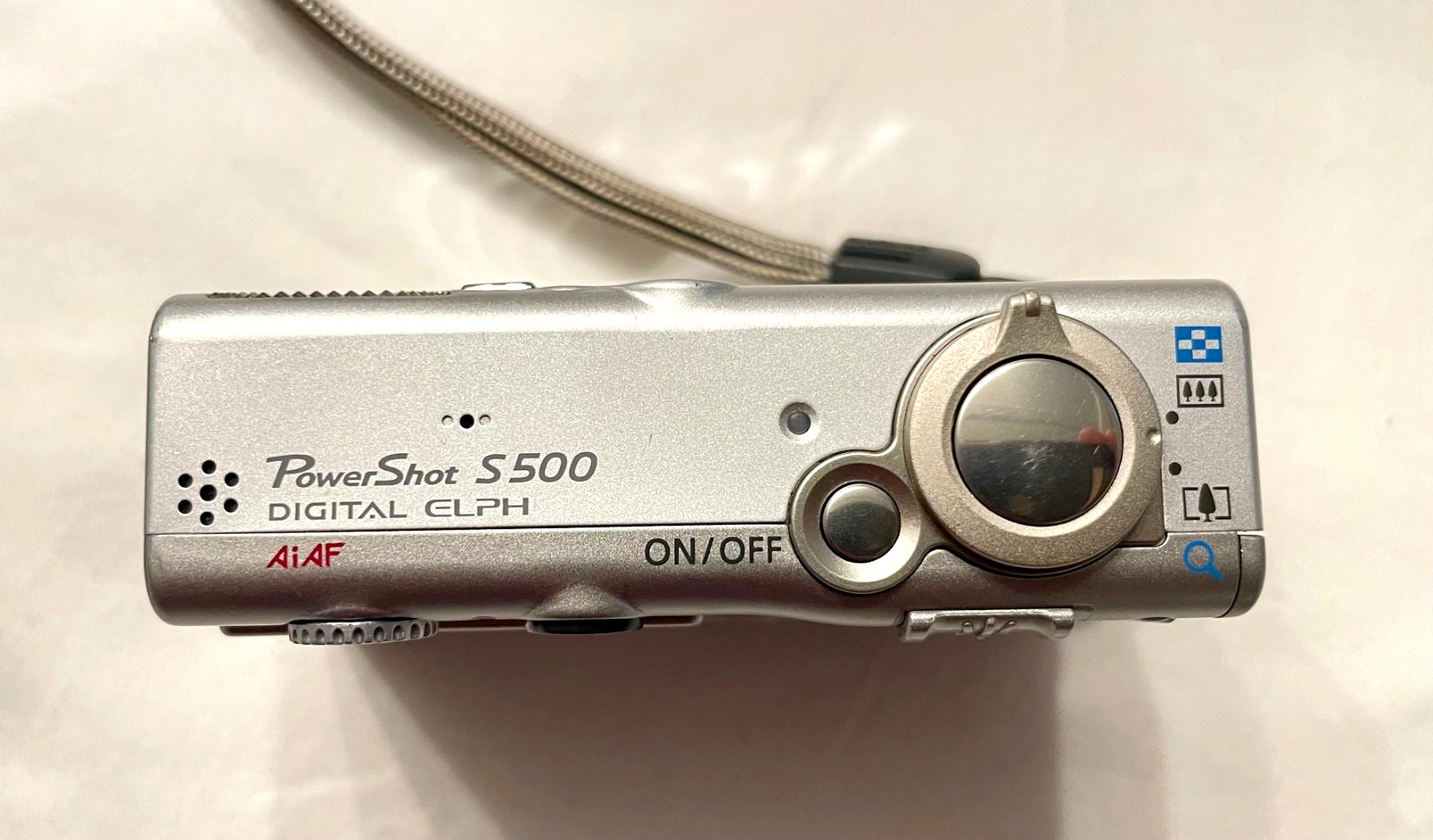 Canon PowerShot Digital ELPH S500 5.0MP 2 Chargers Tripod for Parts or Repair?