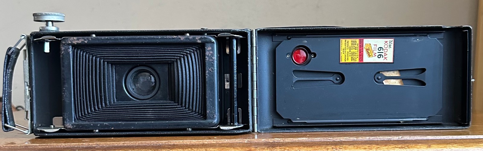 Vintage Eastman Kodak Six-16 Jiffy Series II Folding Camera w/ Twindar Lens USA