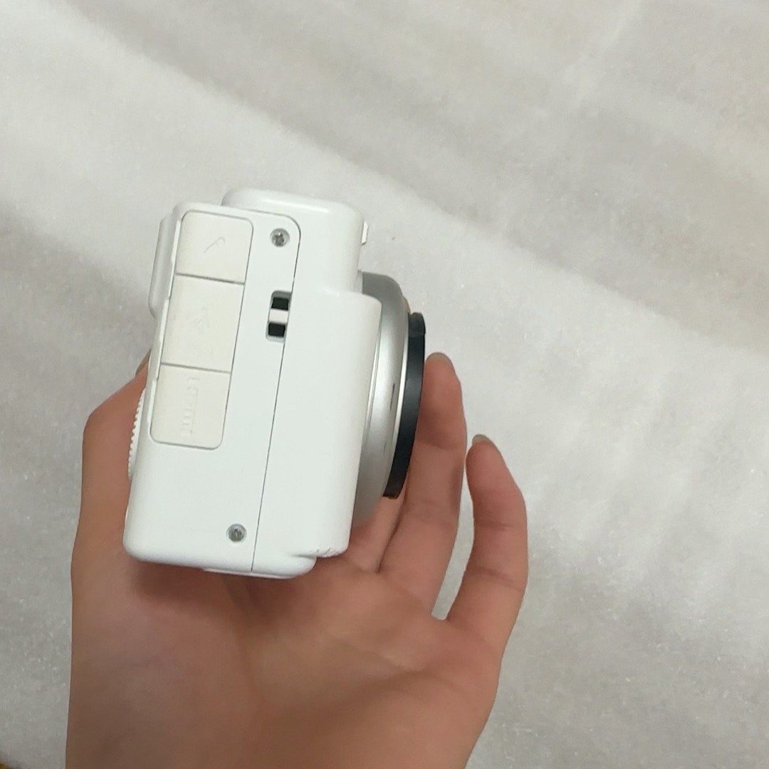 Sony ZV-1F 20.1MP 4K Video Recording f/2 Vlogging Compact Digital Camera – White