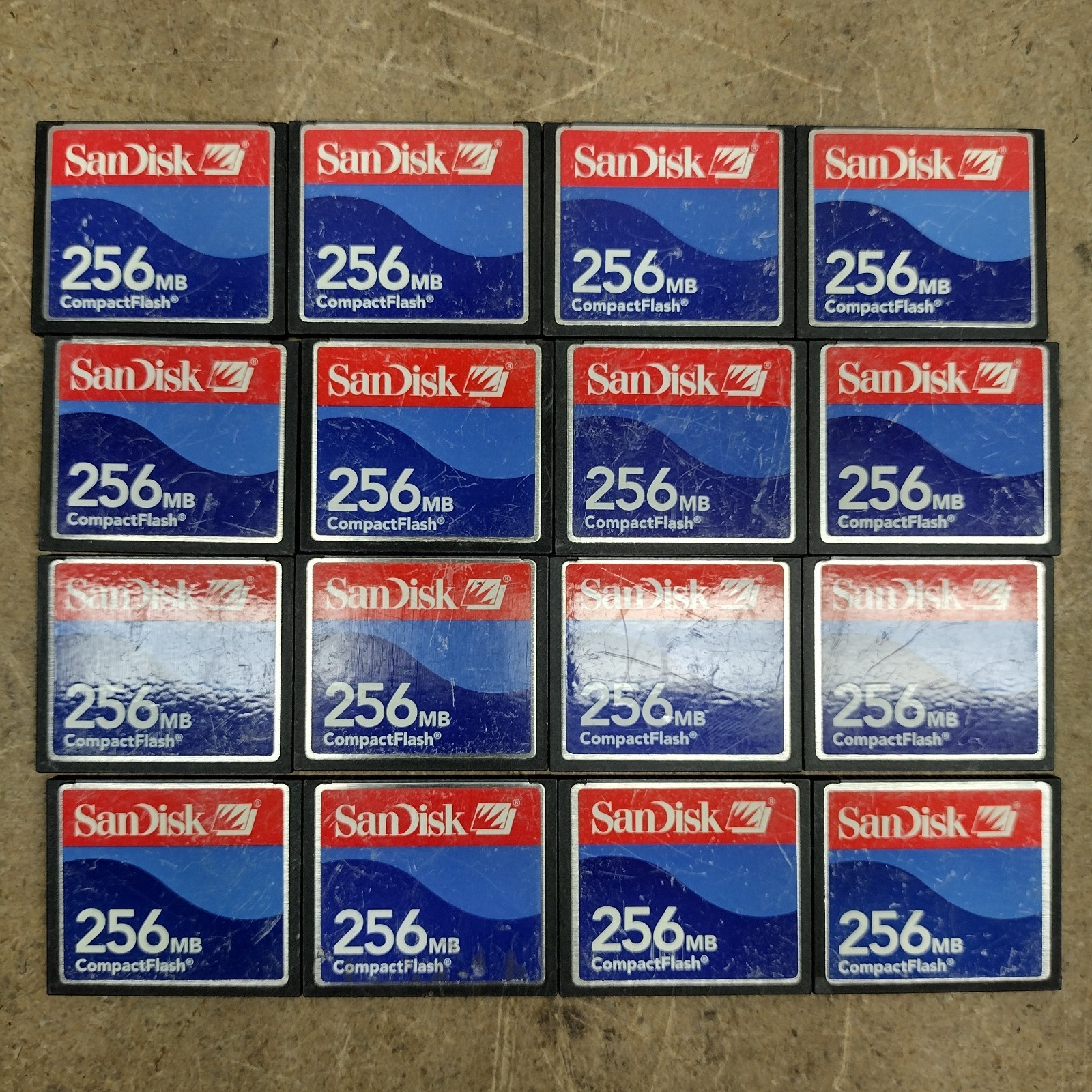 Lot of 16 – SanDisk Compact Flash 256MB – USED