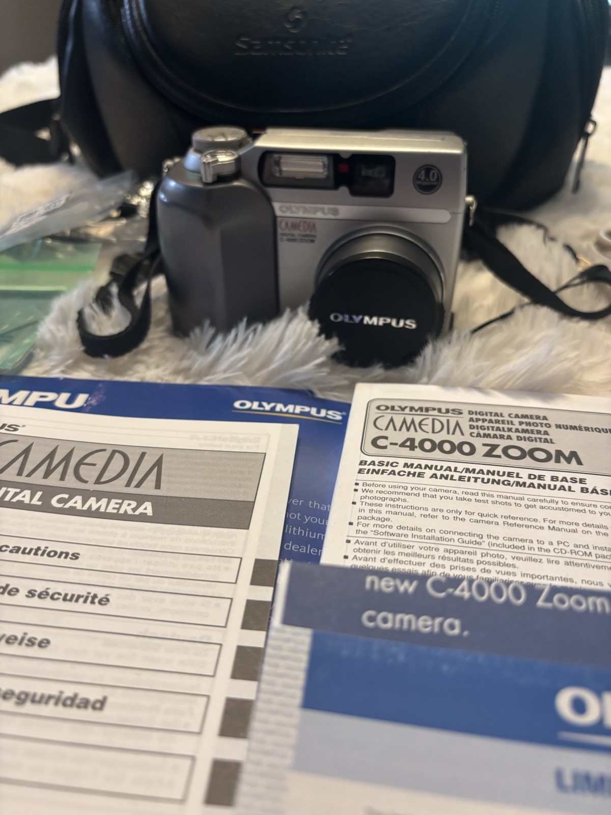 Olympus Camedia C-4000 Zoom 4MP CCD Digital Camera Tested w/128MB SmartMedia