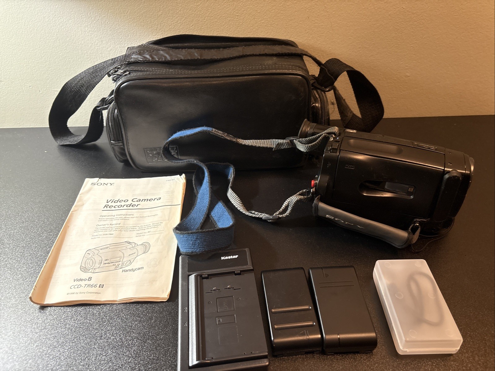 Sony Handycam CCD-TR66 | 8MM Camcorder W/2 Batteries & Bag – Tested & Working