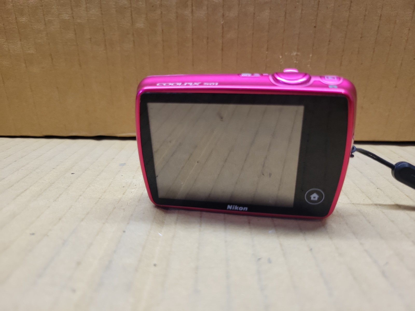 Nikon Coolpix S01 Digital 10.1MP 3x Zoom Digital Camera w charger – Pink B16