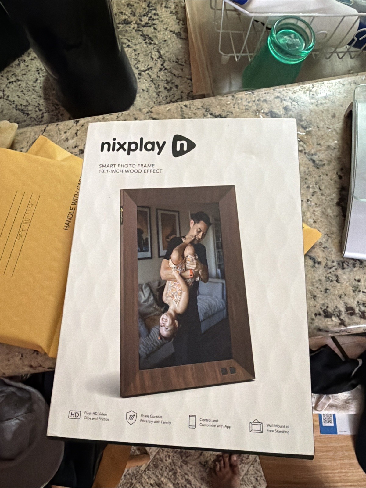 Nixplay 10.1″ Touch Screen SMART PHOTO FRAME Black Wi-Fi HD