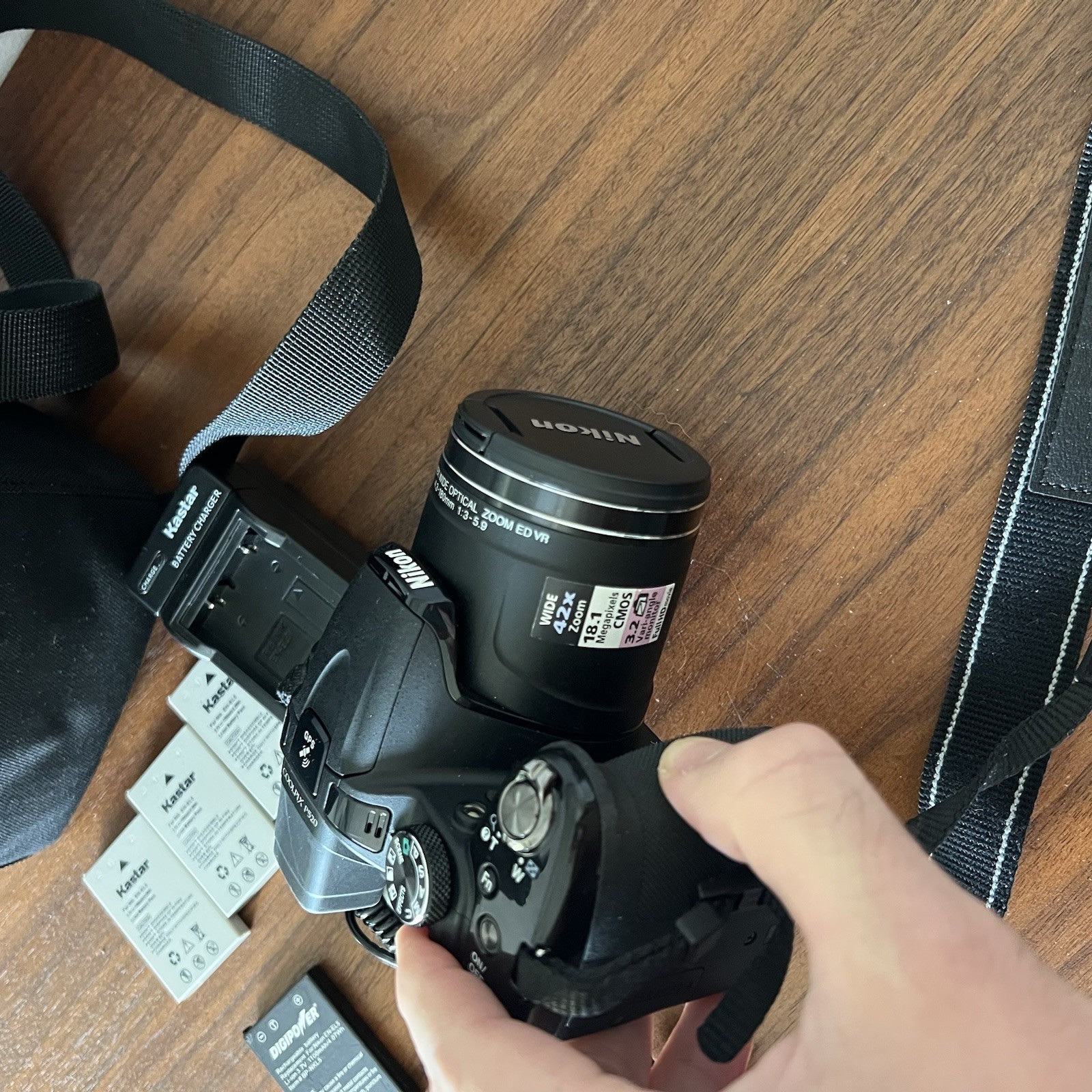 Nikon COOLPIX P520 – 18.1 MP / 42x / Full HD – PARTS ONLY/ VERY CLEAN/NO POWER