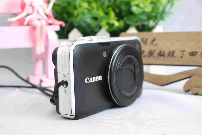 Canon PowerShot SX230 HS 12.1 MP CMOS Digital Camera 14x Image Stabilized Zoom