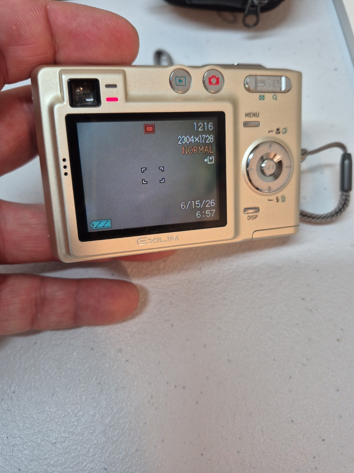 Casio Exilim EX-Z40 Digital Camera 4MP 2″ Display 3x Optical Zoom Compact