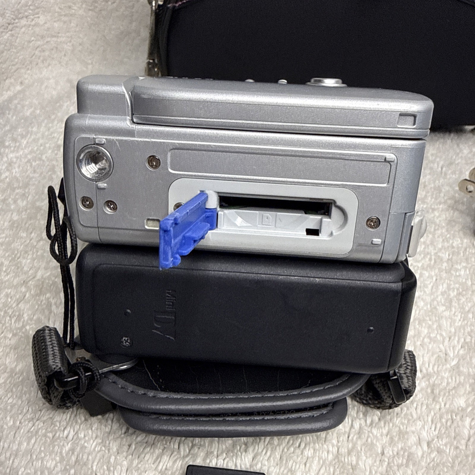 Sharp Viewcam Z VL-Z7 Digital MiniDV Camcorder Video Camera AS IS Bag Charger
