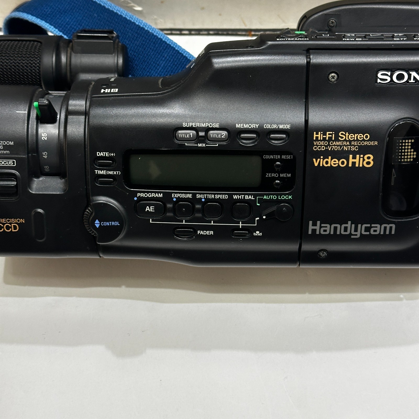 Sony CCD-V701 Video Hi8 Handycam Camcorder Bundle Box Untested