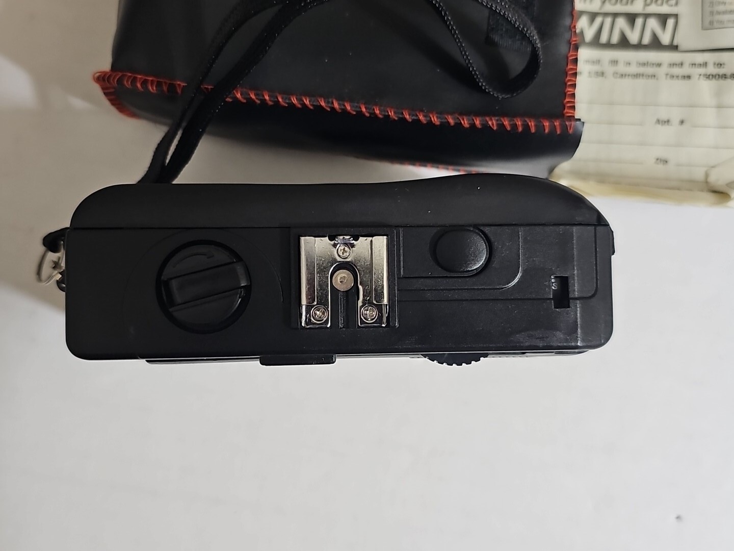 Quickshot 35mm Camera with Auto Fix Focus 50mm Lens 1:6 W/case Tested And Works