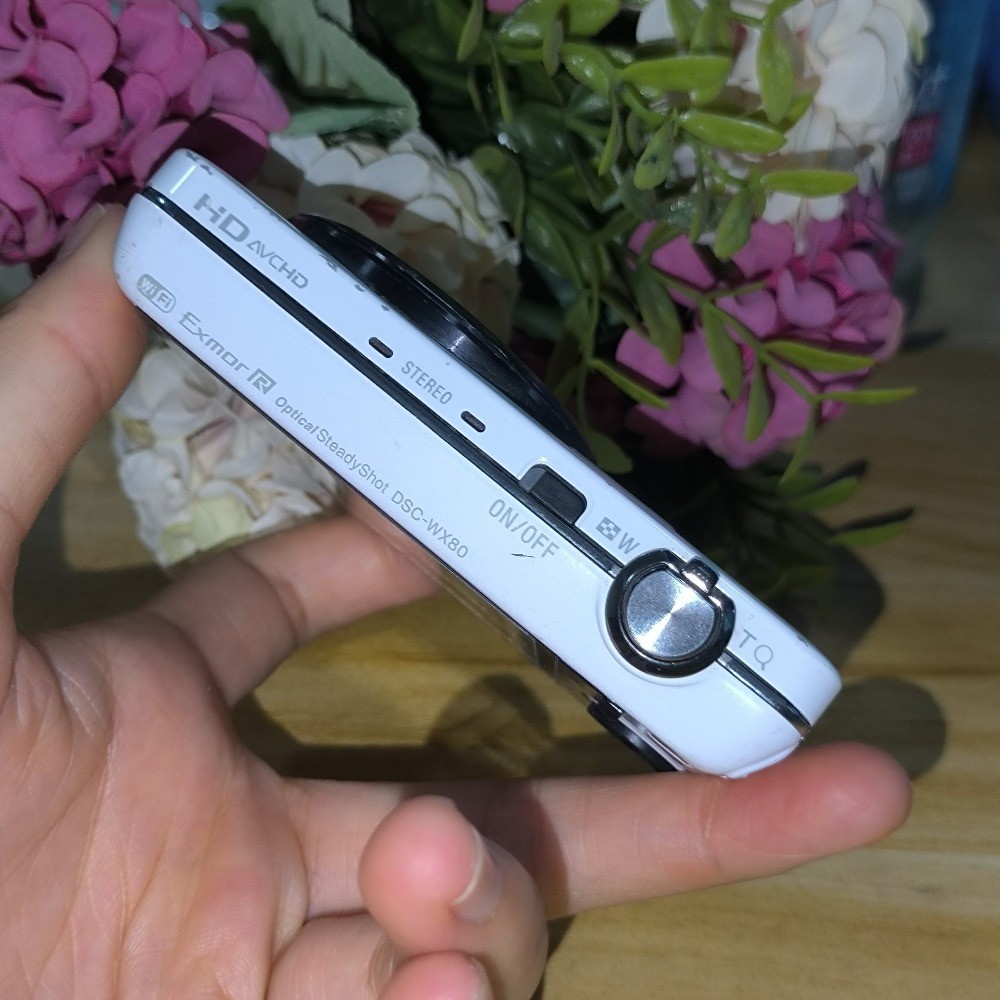 Sony Cyber-shot DSC-WX80 Digital Camera 16.2 MP 8x Optical Zoom English Language
