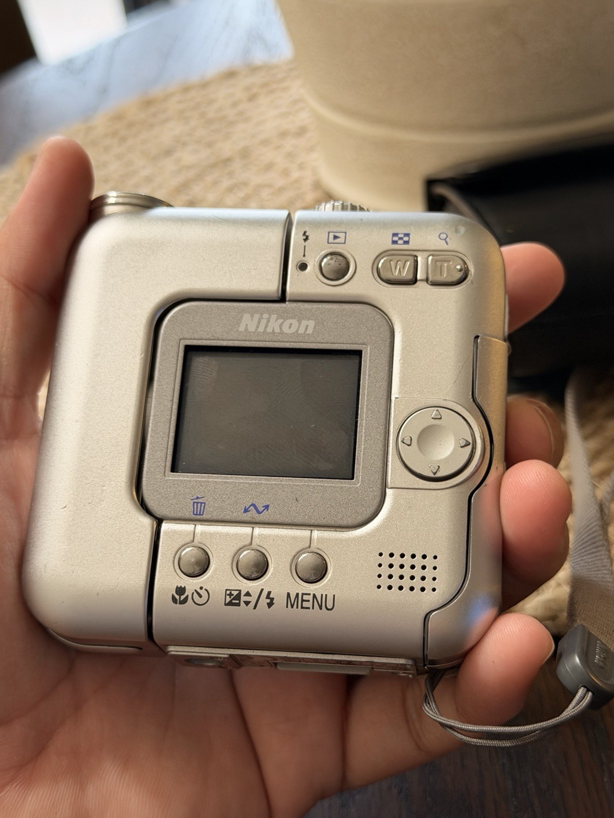 Nikon COOLPIX SQ 3.1MP Digital Camera – Silver For Parts
