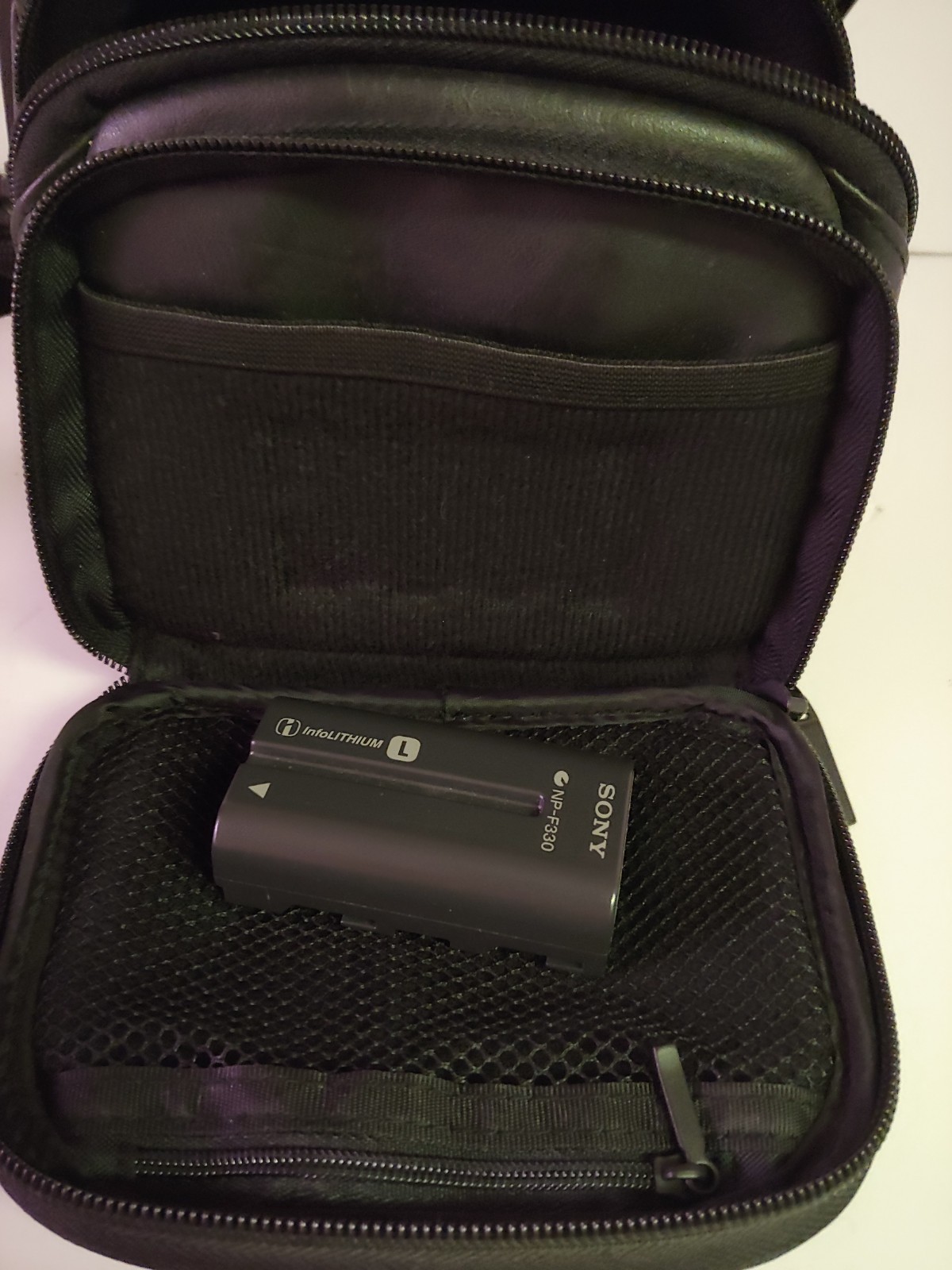 Sony FD Mavica MVC-FD75 Digital Camera Bundle, 1 Battery & Charger, Bag/Strap