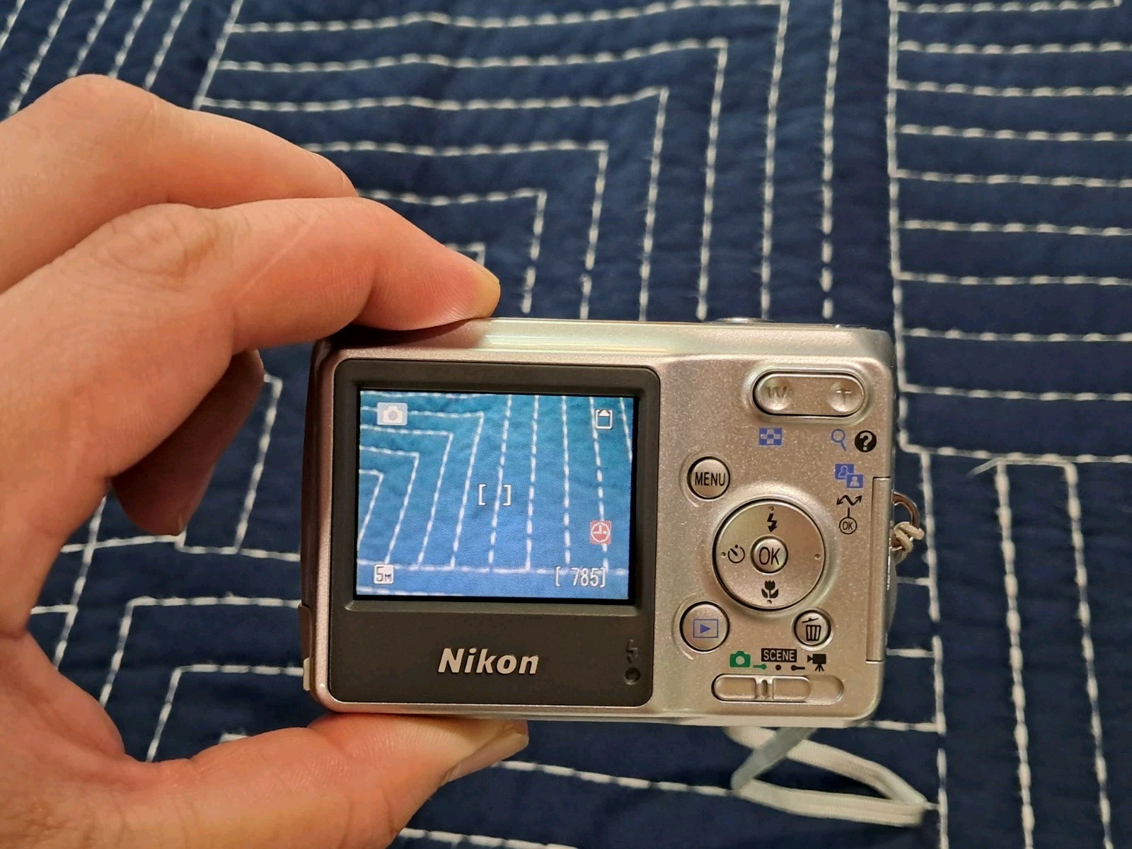 Nikon Coolpix L3 5.1MP Digital Camera Silver w/ Wrist Strap & Lowepro Case