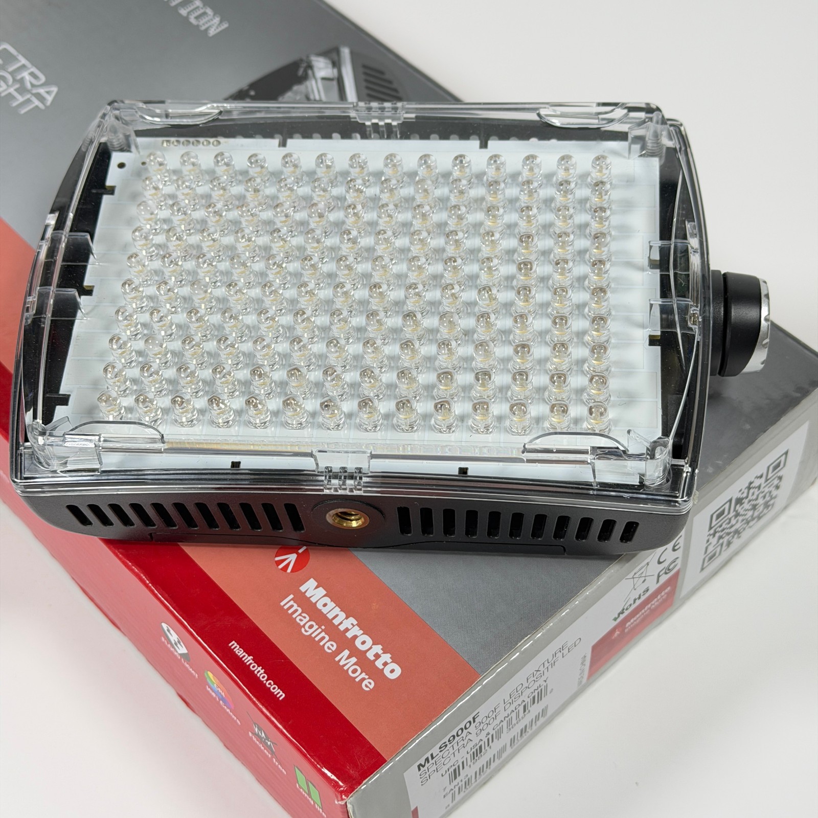 Manfrotto Spectra 900F Battery-Powered LED Light (Flood) Dimmable 5600K