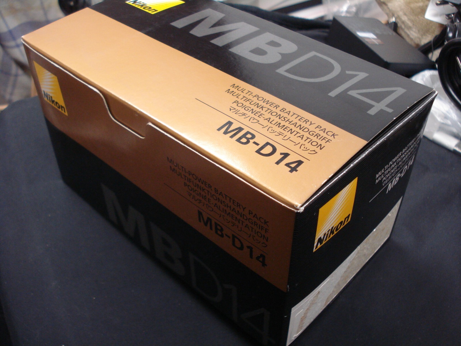 NEW Original OEM MB-D14 Vertical Battery Grip for NIKON D610 D600 Camera EN-EL15
