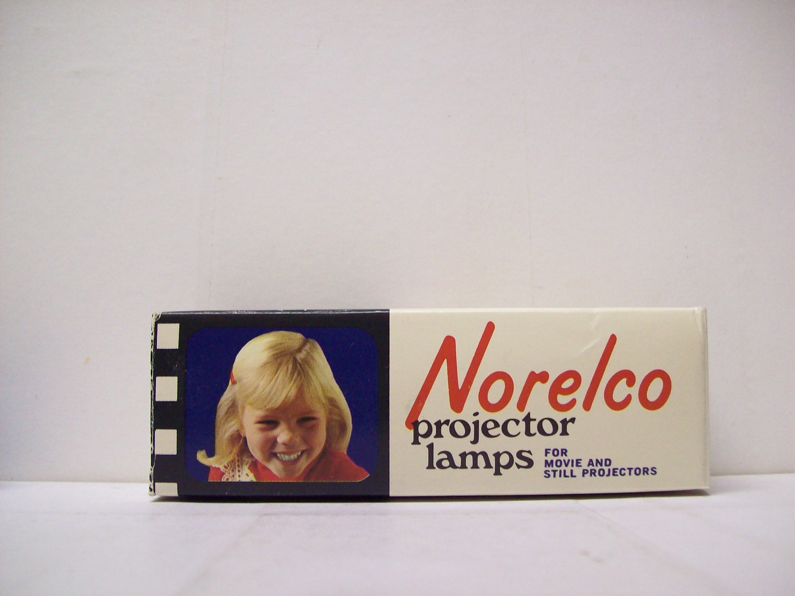 DAK ( DAY) Projector Projection Lamp Bulb 500W 120V Norelco AVG. 25-HR