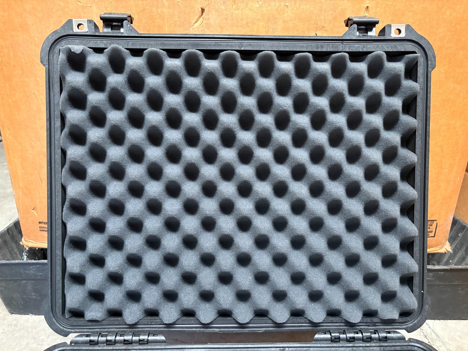 Pelican 1550 W/ PADDED DIVIDERS! | 20.66 x 17.2 x 8.4 in | iM2450 Equiv