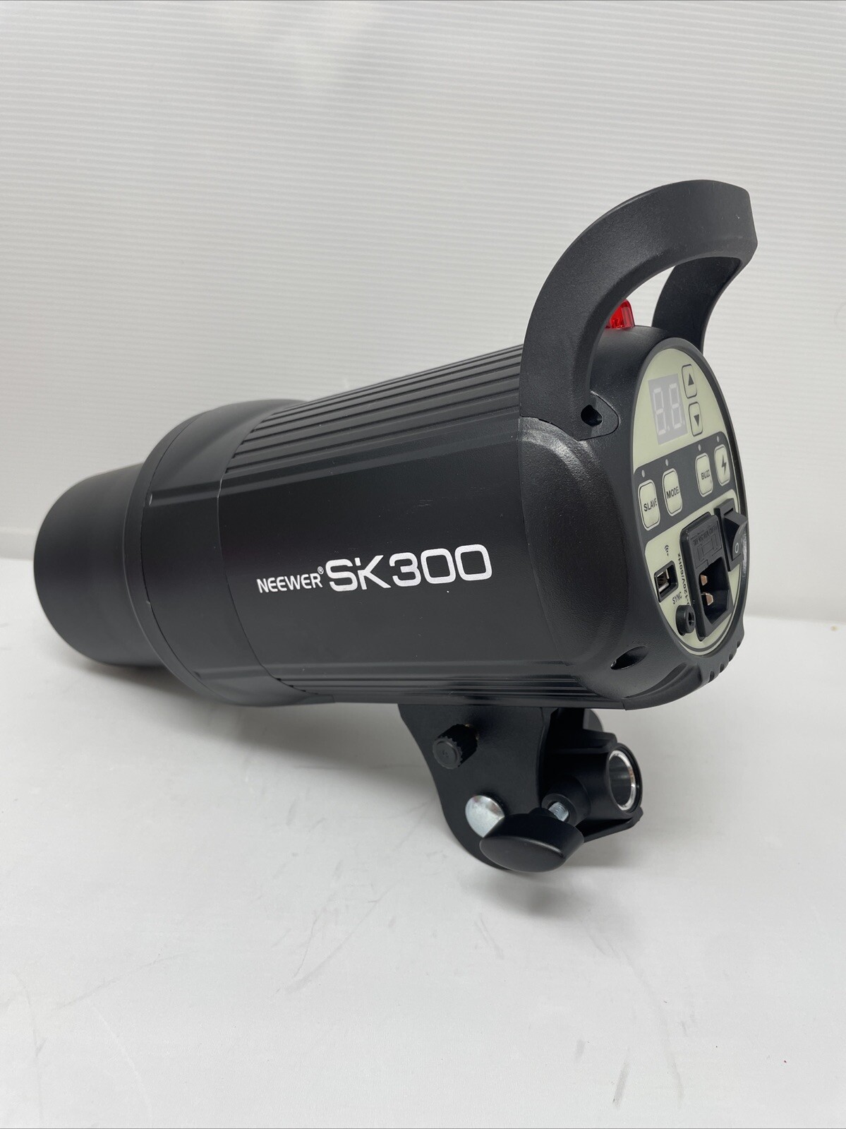 Neewer SK300 Studio Flash Strobe Light For Creative Shooting Works Great Rare