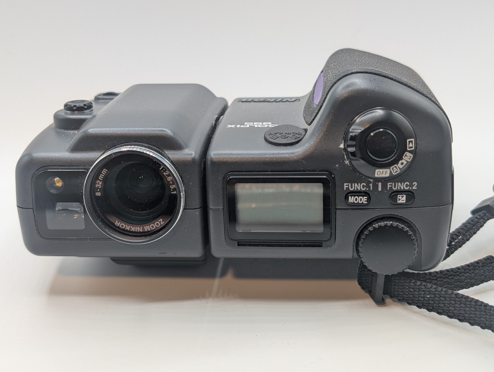 Nikon COOLPIX 995 3.2MP 4x Zoom Vintage Digital Camera TESTED