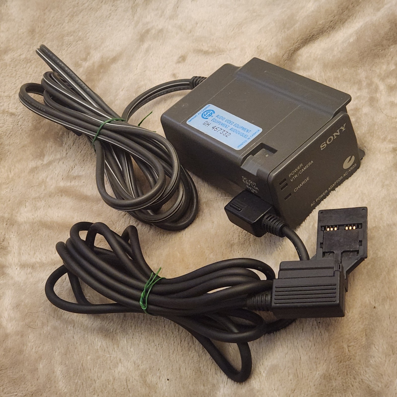 Sony AC-V505 AC Power Adaptor Battery Charger 100-240V 18W 6.5V 1.5A 8.4V 1.1A