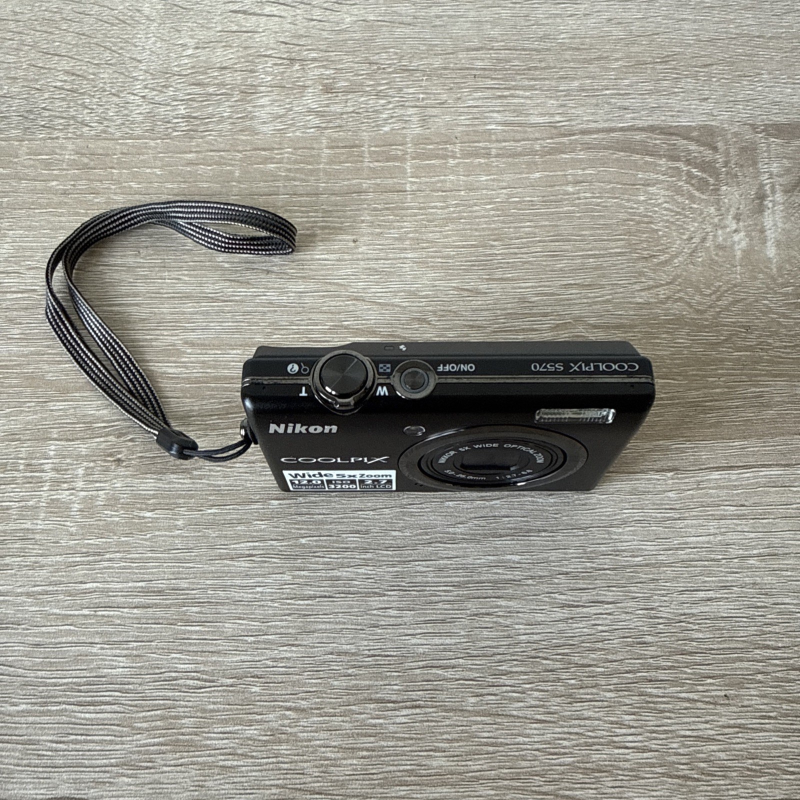 Nikon COOLPIX S570 12MP Digital Camera Black Charger + Memory Card + Battery