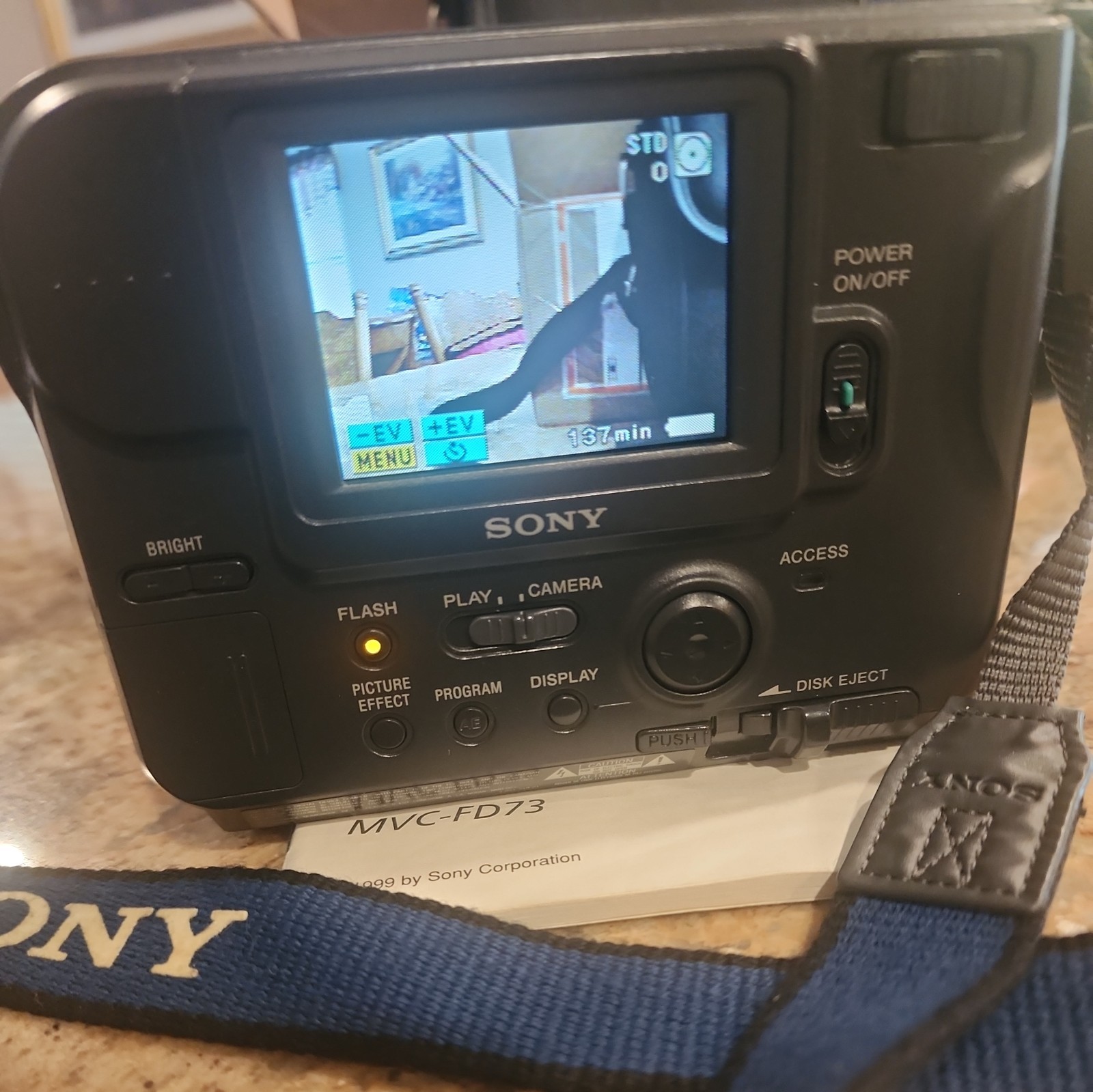 Sony Mavica MVC-FD73 0.4MP Digital Camera Floppy Still Camera w/ extras TESTED