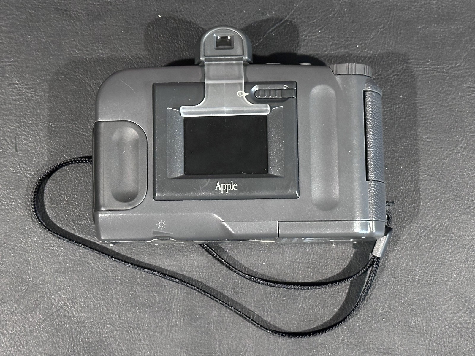Apple Quicktake 200 Digital Camera with viewfinder 2MB Card plus Reader and box