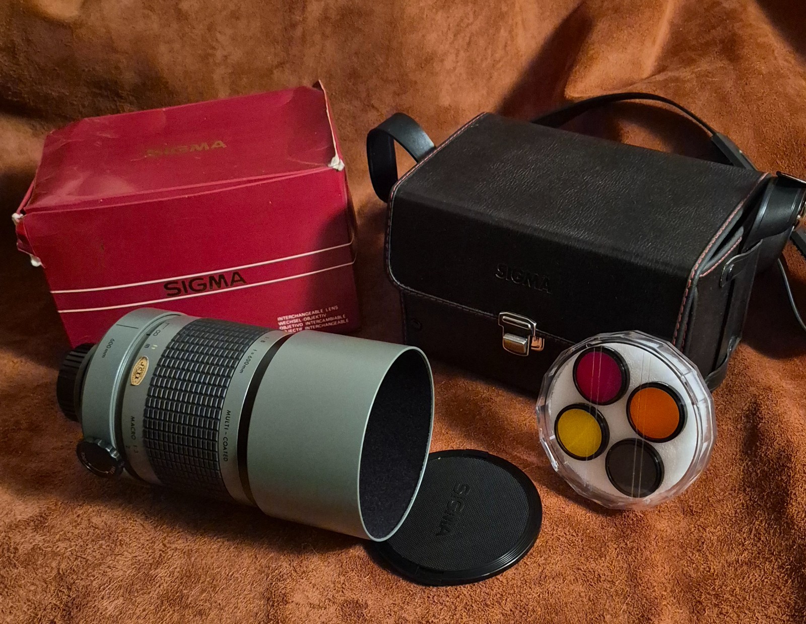 Sigma Mirror Telephoto 600mm f8 Multi Coated Manual Focus Lens for Minolta