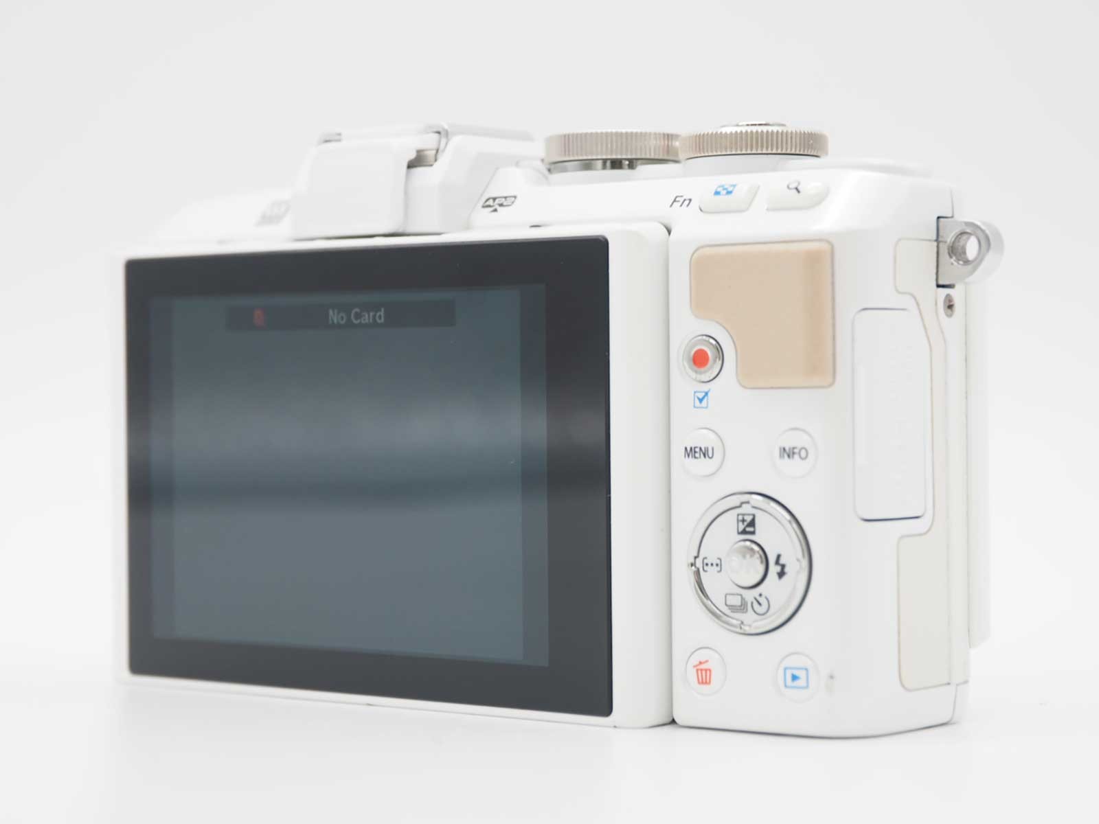 Olympus E-PL7 White EZ 14-42 40-150 Lens 977 Shots w/ Box [Near Mint] #Z6190A