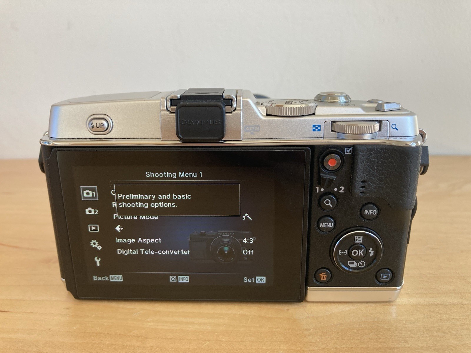 Olympus PEN E-P5 + VF-4 Viewfinder & M.Zuiko 25mm f/1.8 Lens
