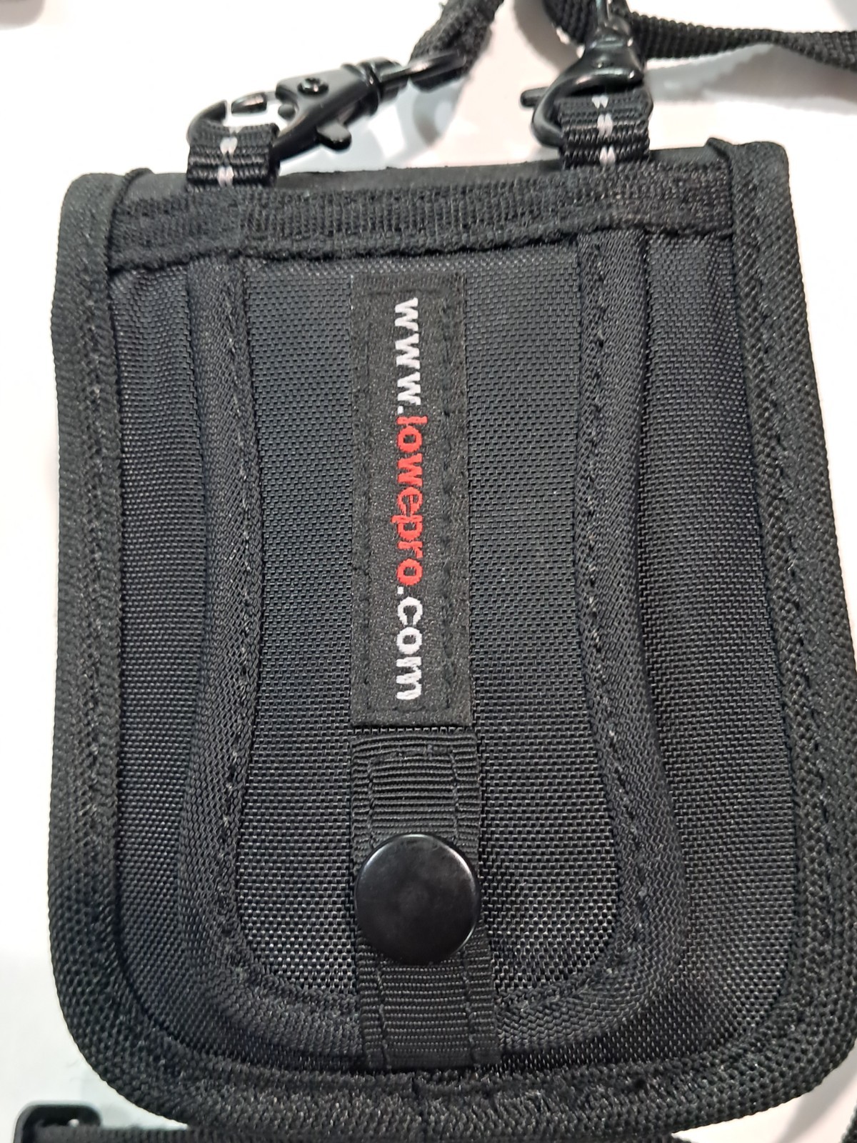 Nikon Coolpix L3 5.1MP Digital Camera Silver w/ Wrist Strap & Lowepro Case