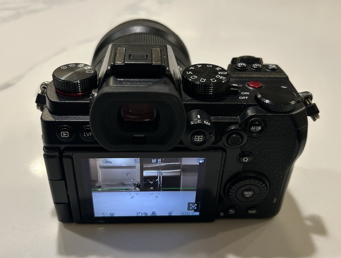 Panasonic LUMIX S5 24.2MP Mirrorless Camera (LUMIX S 20-60mm F3.5-5.6) Kit /READ