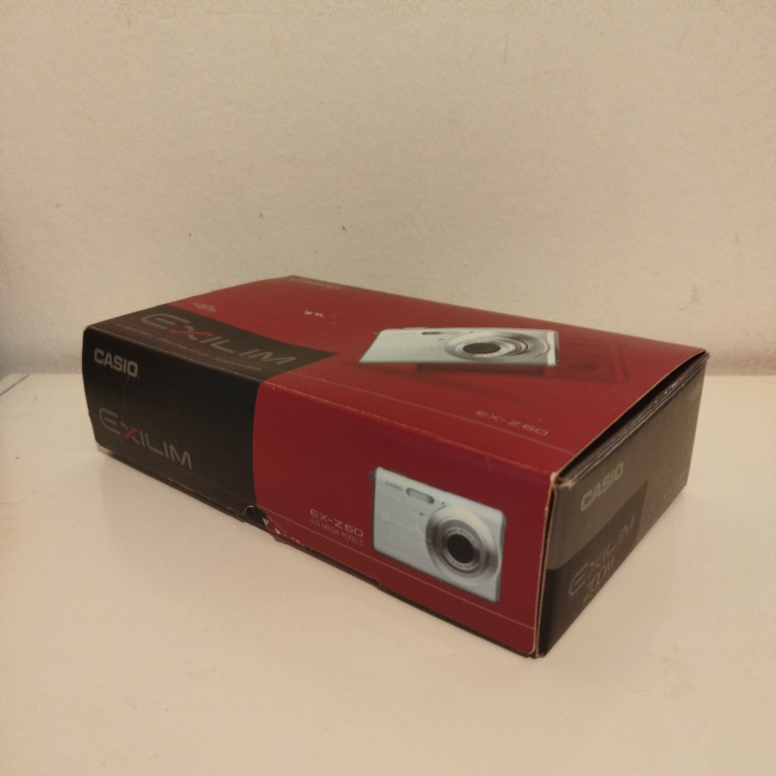 Casio Exilim EX-Z60 Digital Camera Compact Digital Camera 6.0 Pixel Box