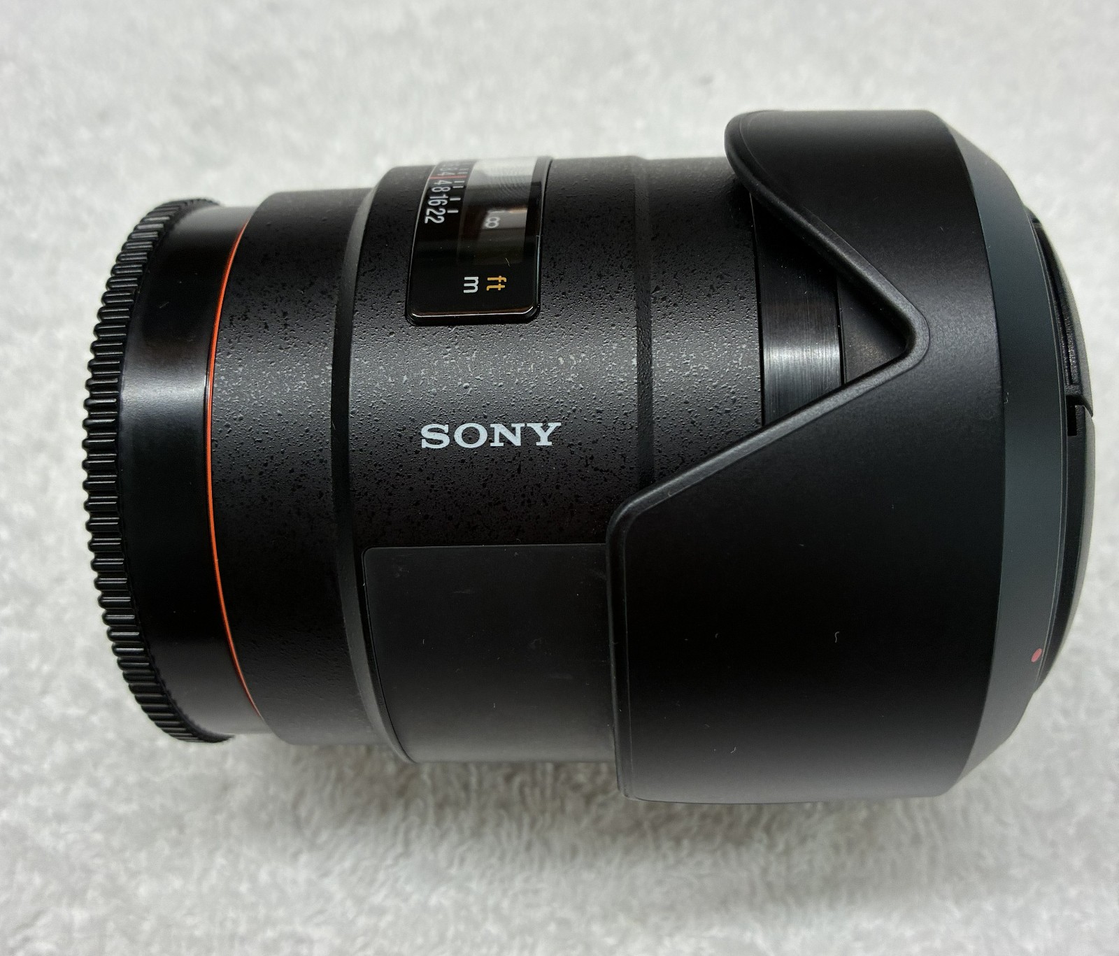 Sony 35mm f/1.4G Wide Angle Prime Lens Full-Frame A-Mount (SAL35F14G) G-Series
