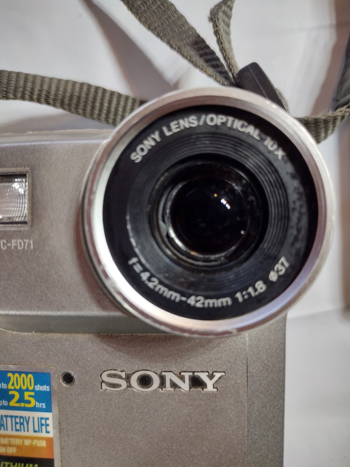 Sony Digital Still Mavica MVC-FD71 0.4MP Floppy Disc Drive Battery Incld