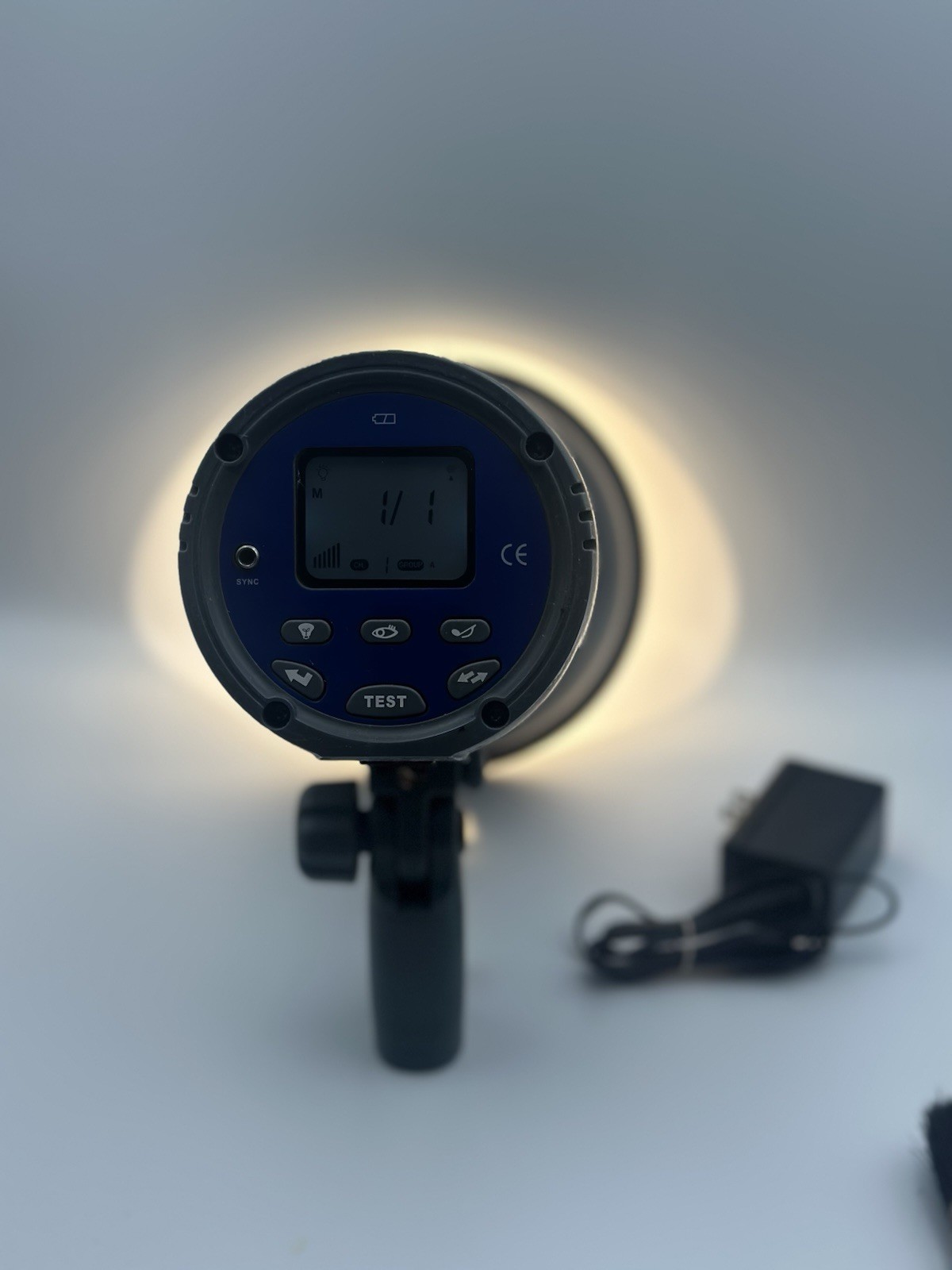Neewer VISION 4 Wireless Battery Studio Monolight Flash w/Battery & Charger-Read