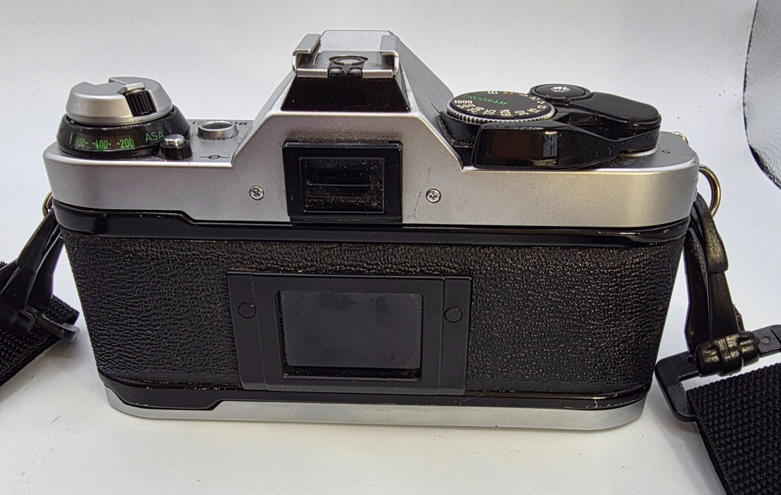 Canon AE-1 Program 35mm SLR Film Camera FD 50mm f/1.8 Lens + Battery